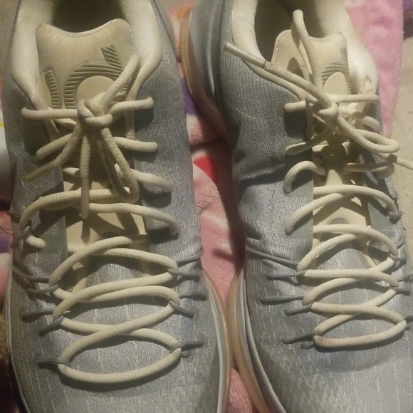 Shoes - Picture 1 of 4